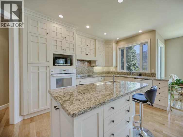 10411 81st Street, Osoyoos, BC, V0H 1V2 - 10