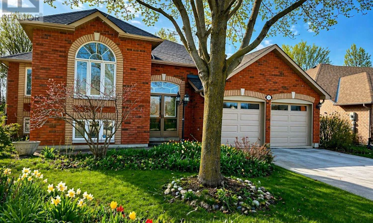 16 Green Pine Crescent