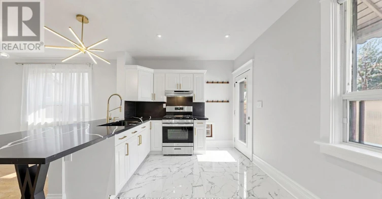 402 Woodbine Avenue, Toronto, ON, M4L 3P6 - 9