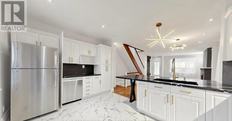 402 Woodbine Avenue, Toronto, ON, M4L 3P6 - 10