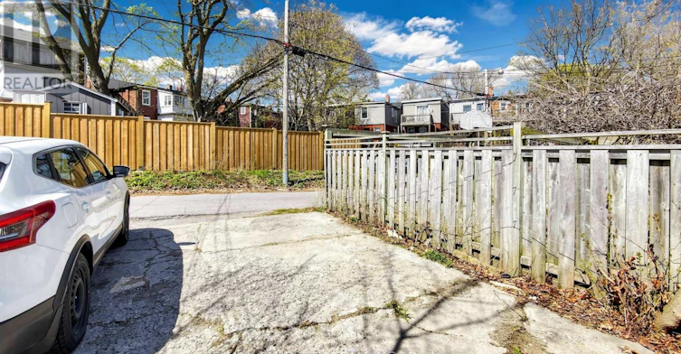 402 Woodbine Avenue, Toronto, ON, M4L 3P6 - 30