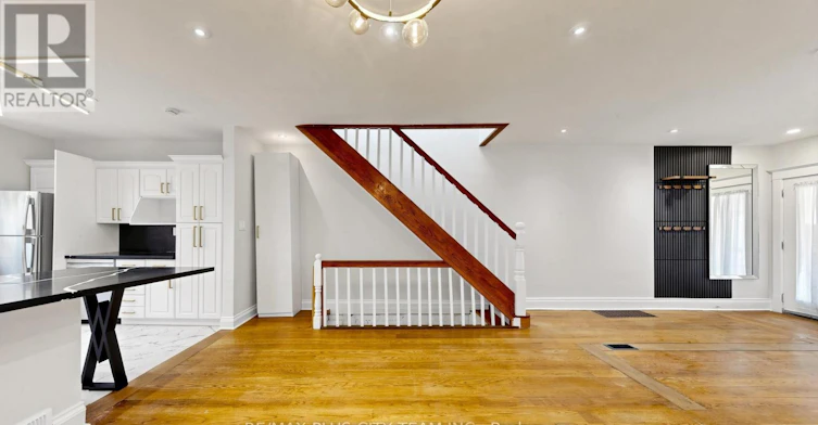 402 Woodbine Avenue, Toronto, ON, M4L 3P6 - 7