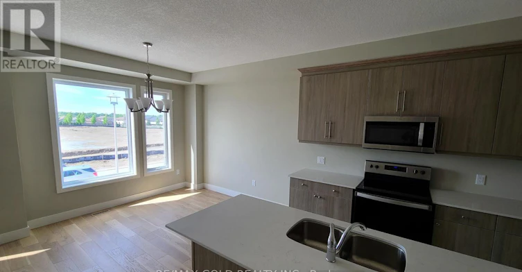 152-177 Edgevalley Road, London, ON, N5V 0C5 - 8