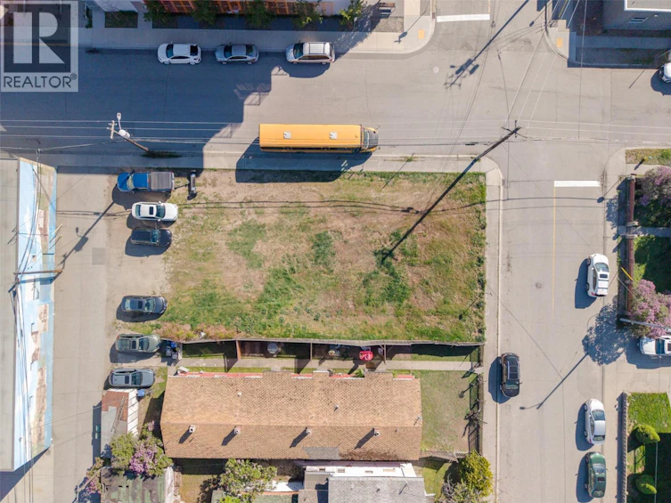 303 W Nanaimo Avenue, Penticton, BC, V2A 1N8 - 8