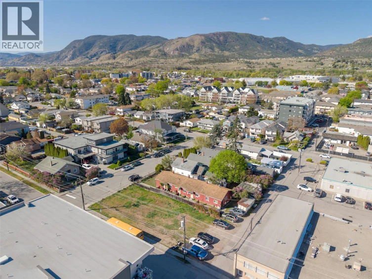 303 W Nanaimo Avenue, Penticton, BC, V2A 1N8 - 5