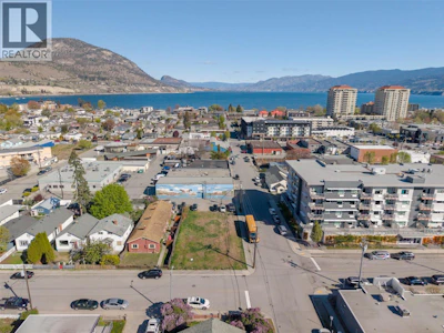 303 W Nanaimo Avenue - 3