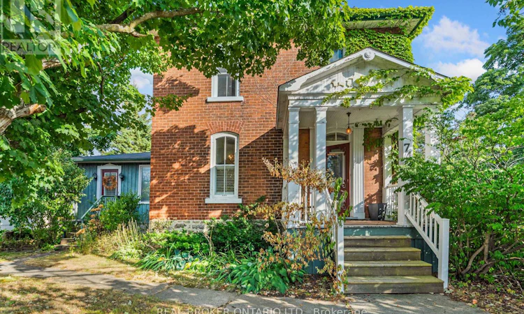 74 Lake Avenue W