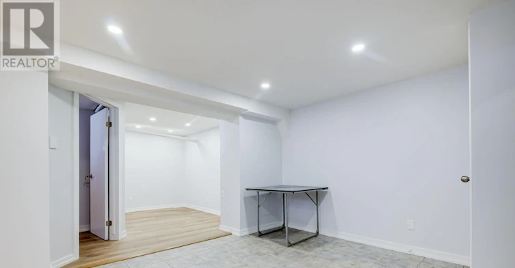 LOWER-2556 Lake Shore Boulevard W, Toronto, ON, M8V 1G1 - 6