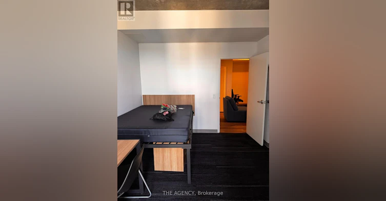 253 College Street, Toronto, ON, M5T 1R5 - 4