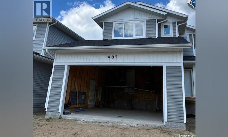 487 Traeger Close