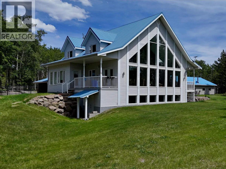 5548 Little Fort 24 Highway, 100 Mile House, BC, V0K 2E2 - 5
