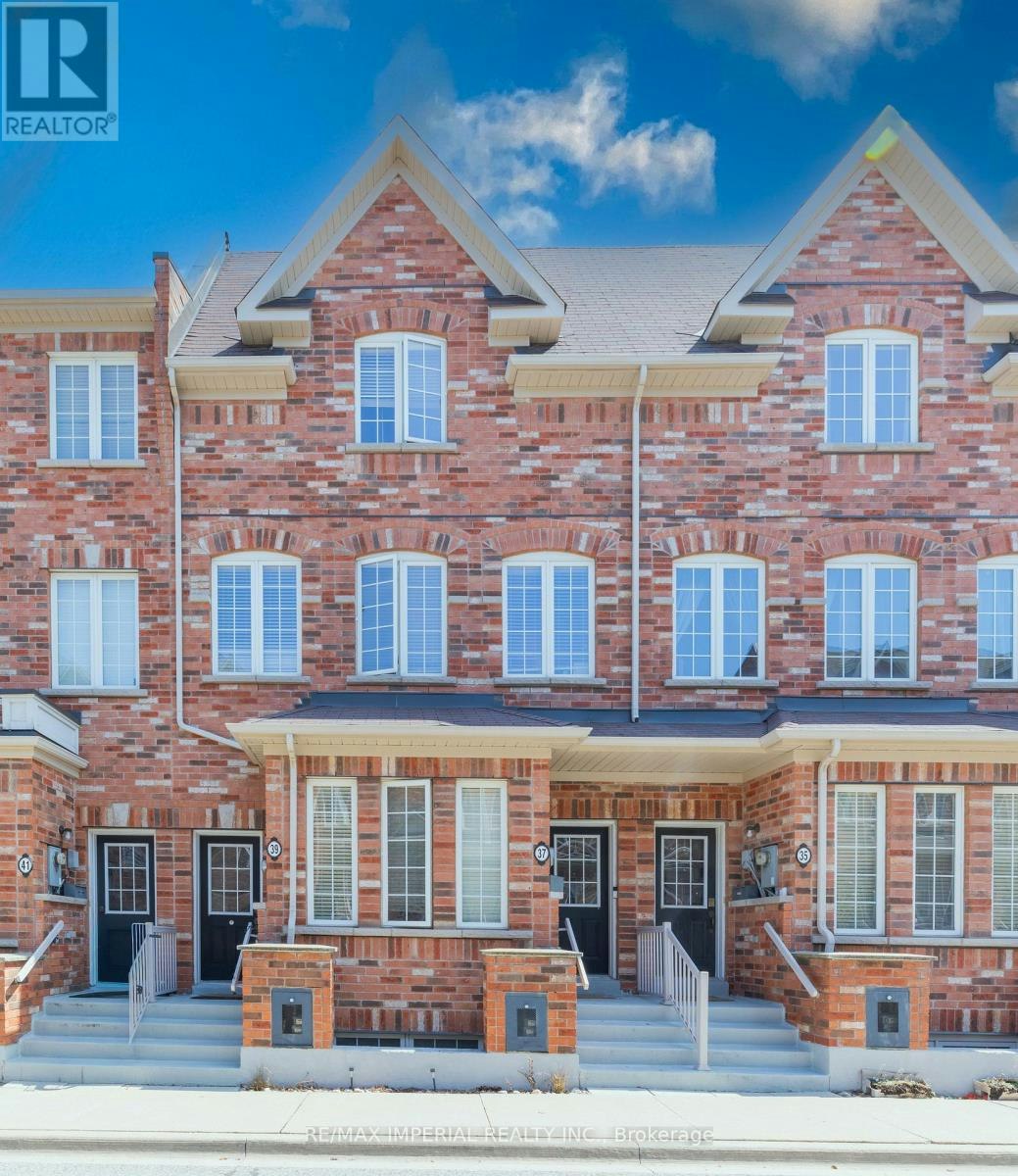 37 Carnahan Terrace, Toronto, ON, M4E 0B2
