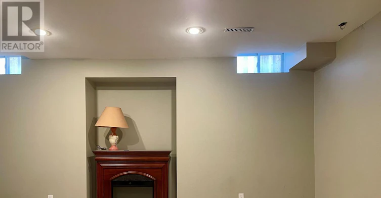 LOWER-824 College Manor Drive, Newmarket, ON, L3Y 8G6 - 9