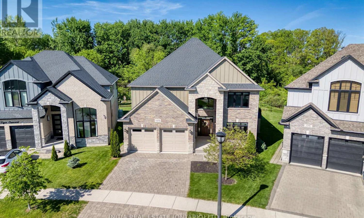 1375 Dyer Crescent