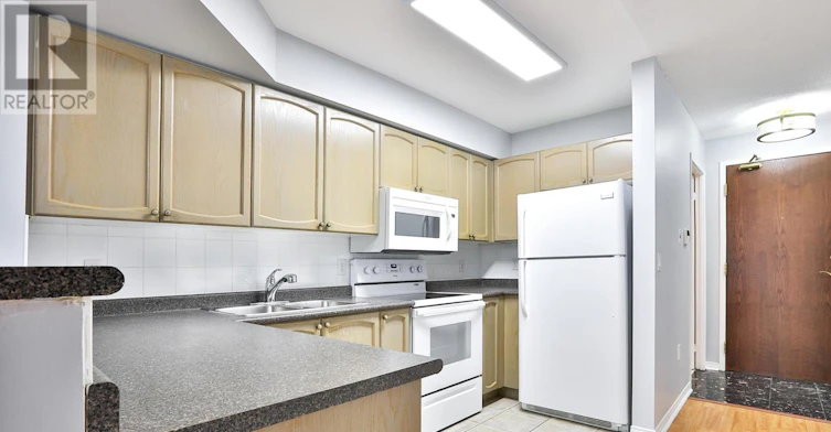 710-17 Michael Power Place, Toronto, ON, M9A 5G5 - 7