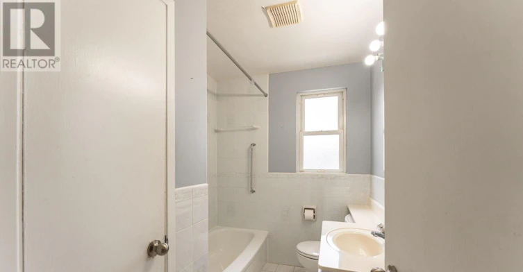 MAIN FL-21 Deevale Road, Toronto, ON, M3M 1Z2 - 23