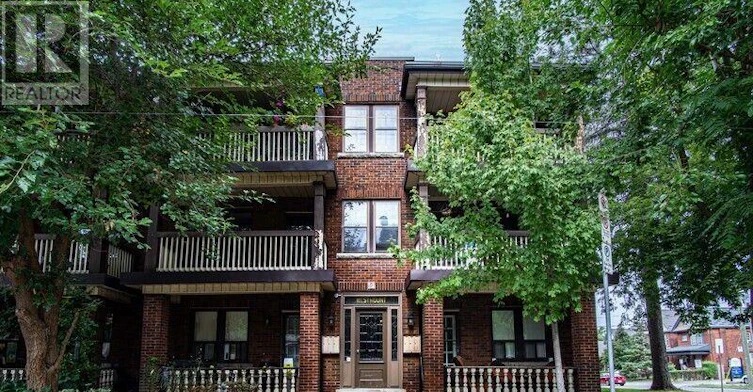 10-4 Hyde Park Avenue, Hamilton, ON, L8P 4M5