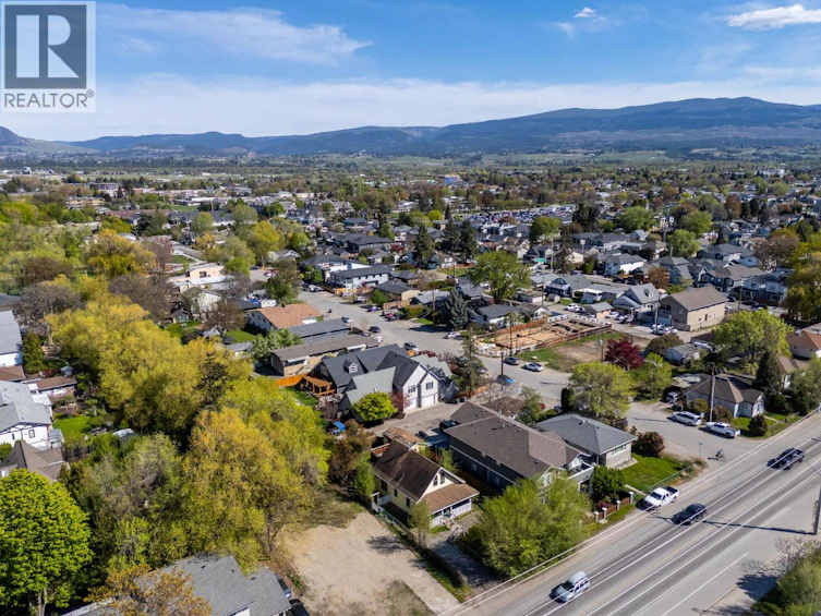 2029 Richter Street, Kelowna, BC, V1Y 2N4 - 48
