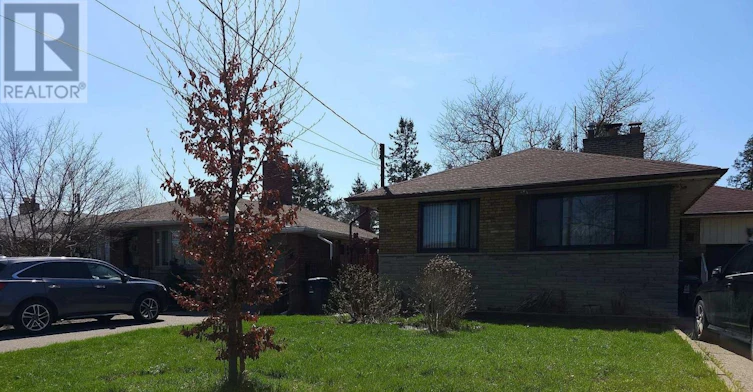 6 Galewood Drive, Toronto, ON, M9N 3L7 - 9