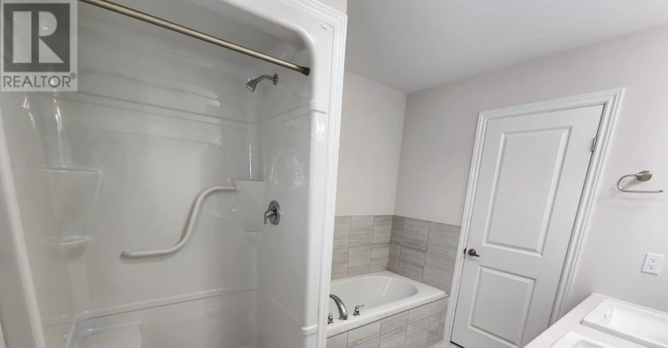 MAIN LEVEL-55 Hildred Street, Welland, ON, L3B 0K1 - 8