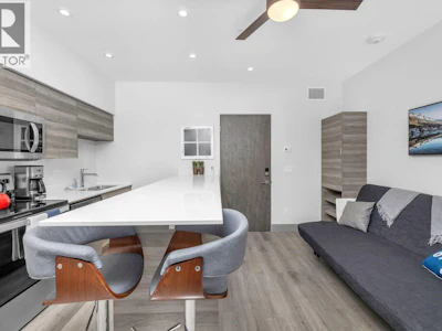 406-2555 Lakeshore Road - 4