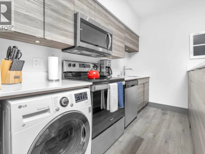 406-2555 Lakeshore Road - 3