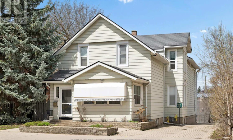 64 Francis Street N