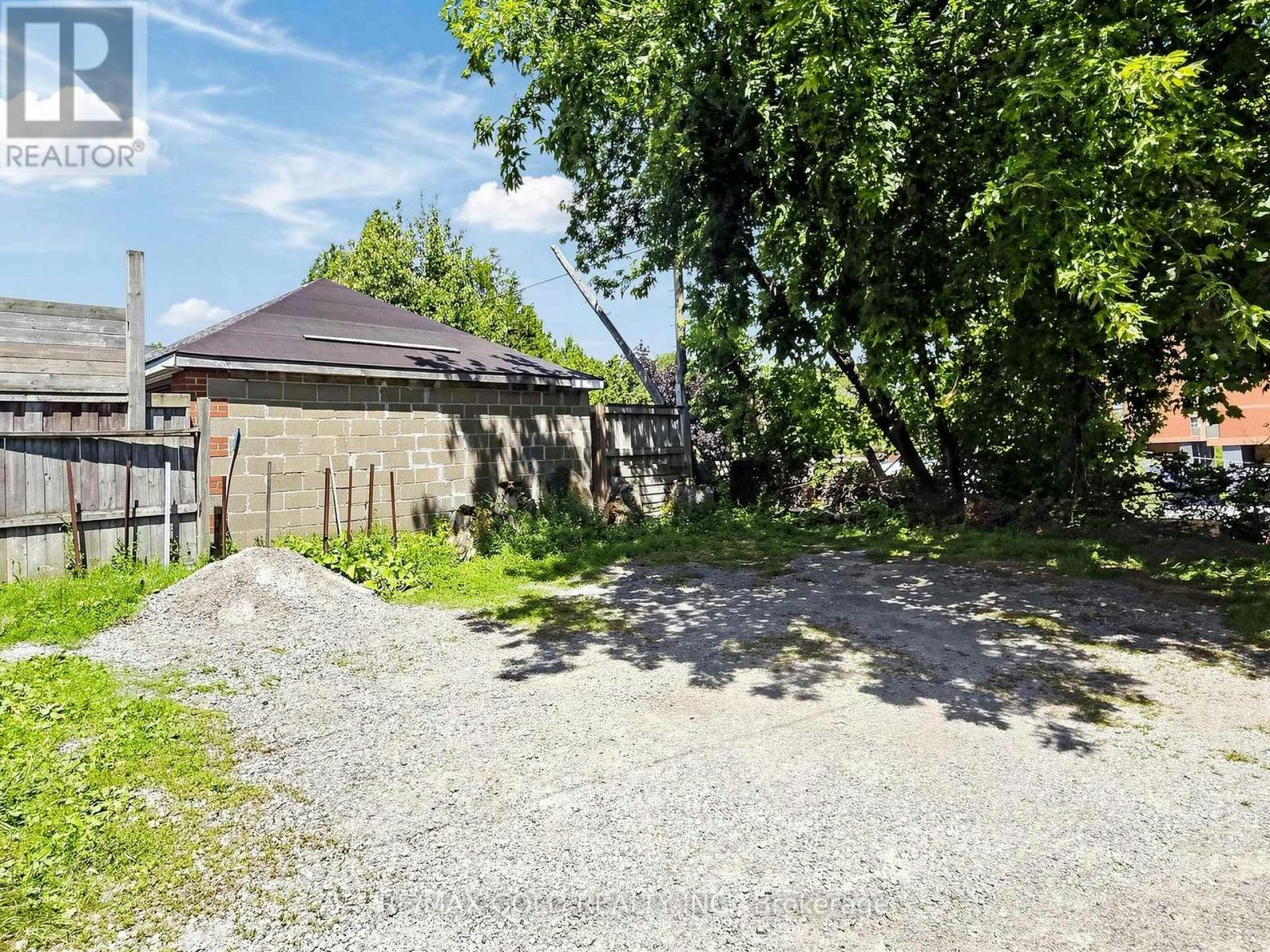 BSMT-746 King Street W, Hamilton, ON, L8S 1J8 - 22
