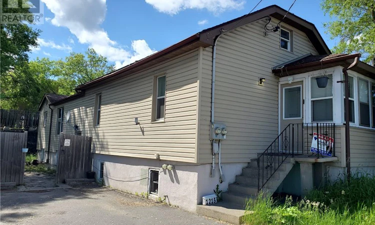 1215 Notre Dame Avenue
