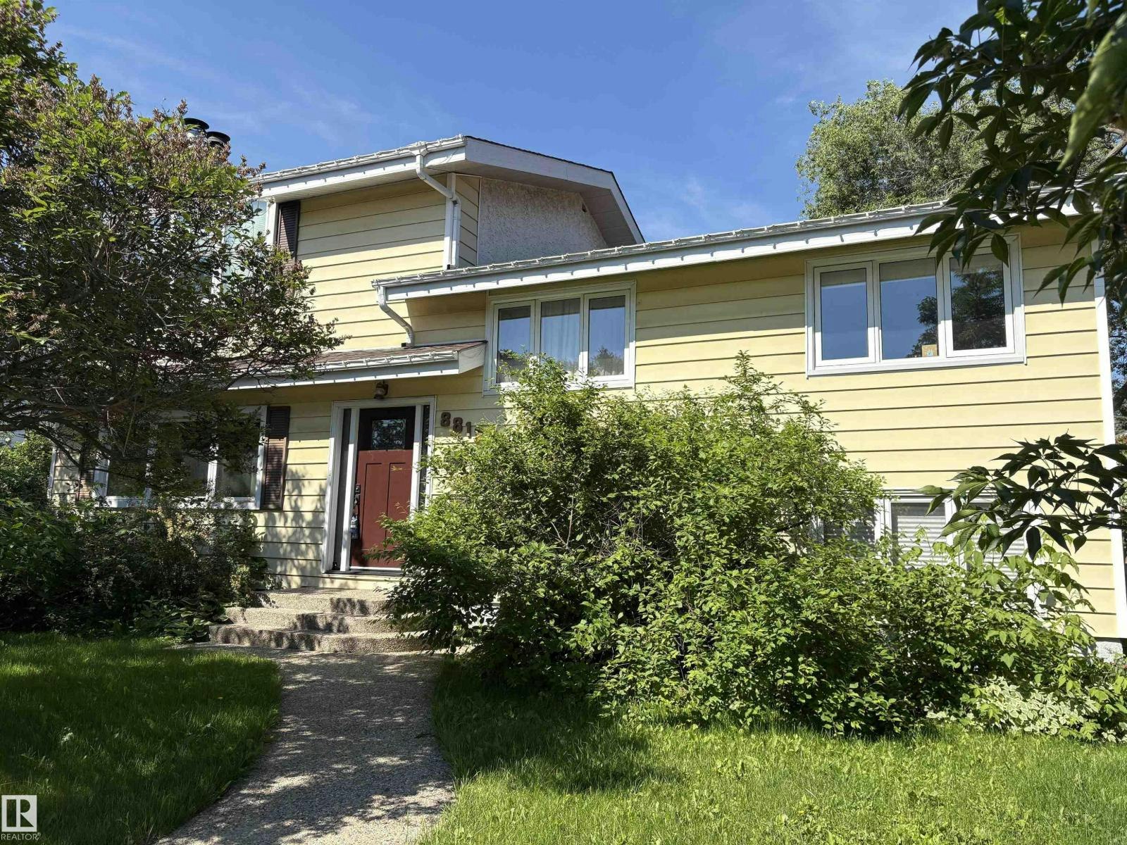8812 146 Street NW, Edmonton, AB, T5R 0V6