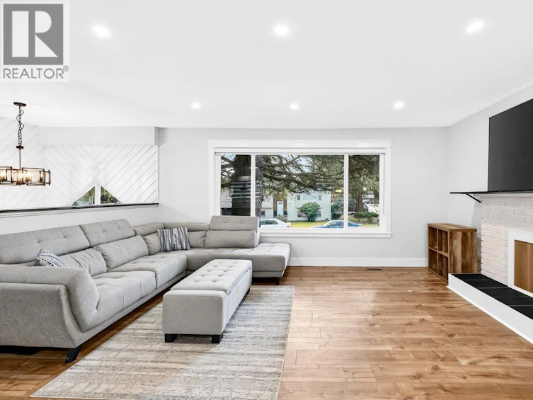 21099 Berry Avenue, Maple Ridge, BC, V2X 7V3 - 3