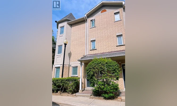 1502-28 Rosebank Drive