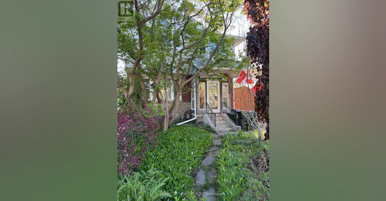 MAIN-952 Coxwell Avenue, Toronto, ON, M4C 3G3