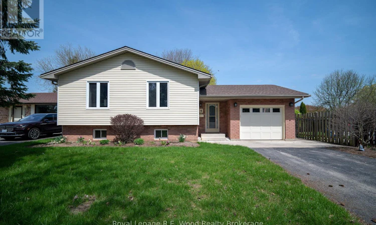 5 Kamps Crescent