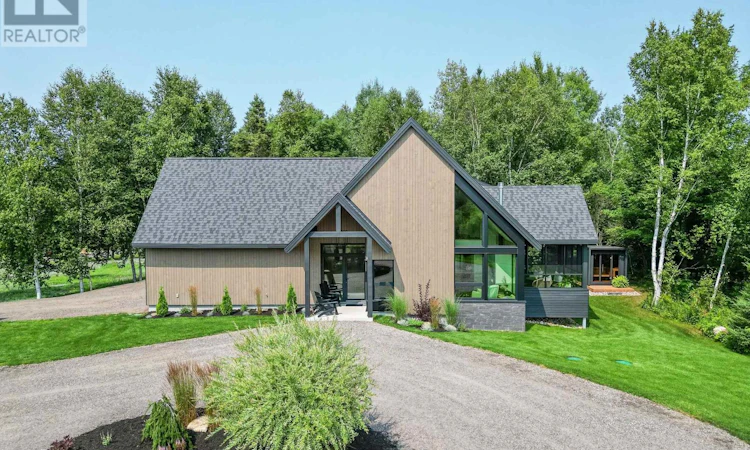 466 Ouellette Road