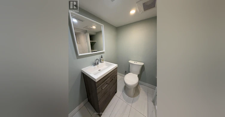 LOWER-285 Willard Avenue, Toronto, ON, M6S 3R1 - 16