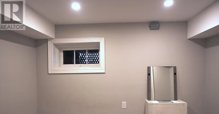 LOWER-285 Willard Avenue, Toronto, ON, M6S 3R1 - 14