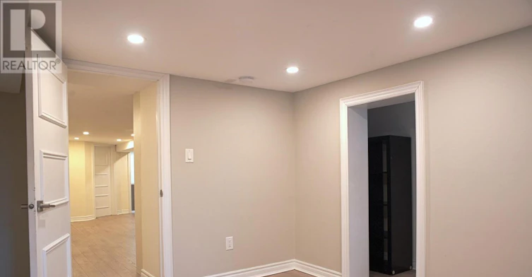 LOWER-285 Willard Avenue, Toronto, ON, M6S 3R1 - 10