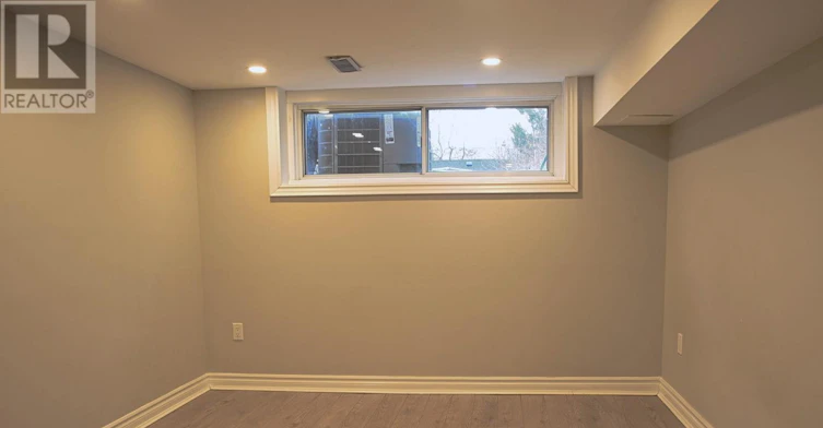 LOWER-285 Willard Avenue, Toronto, ON, M6S 3R1 - 11