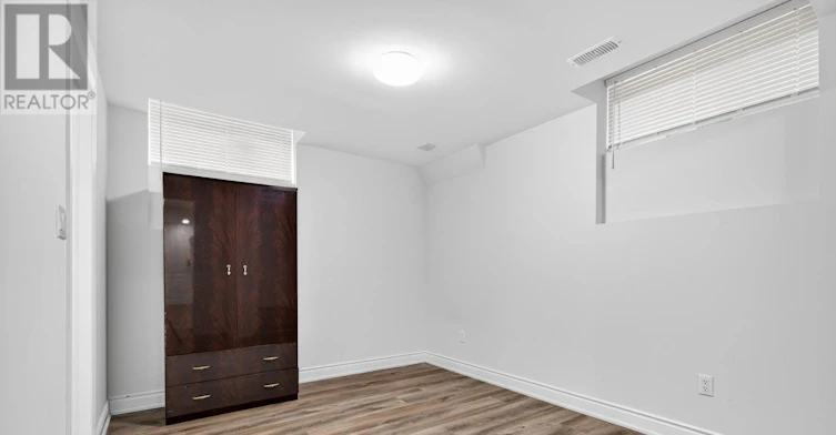 LOWER-48 Eringate Court, Hamilton, ON, L8J 0L7 - 11