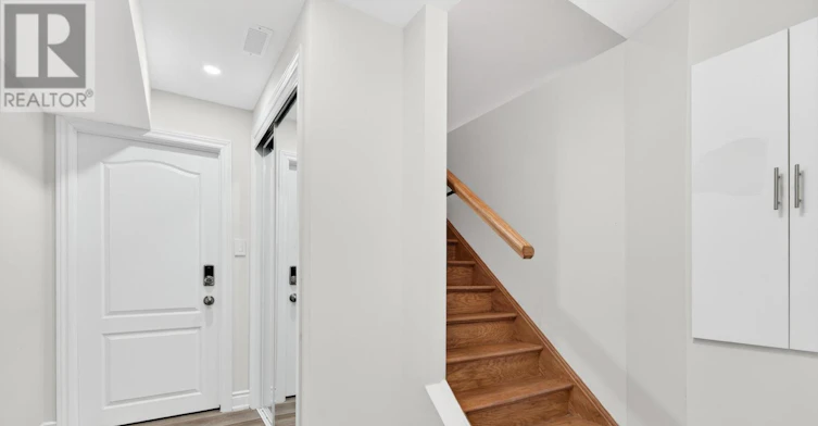 LOWER-48 Eringate Court, Hamilton, ON, L8J 0L7 - 3
