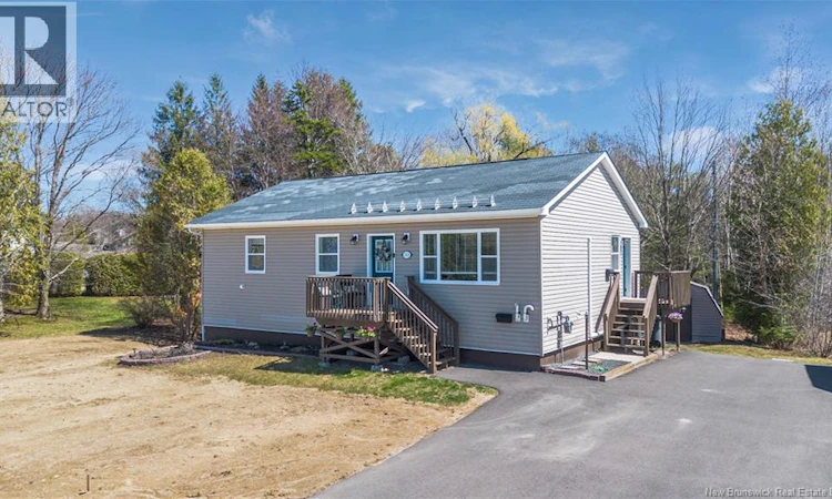 563 Scoullar Street