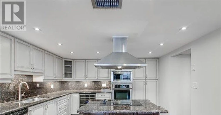PH1605-71 Charles Street E, Toronto, ON, M4Y 2T3 - 12