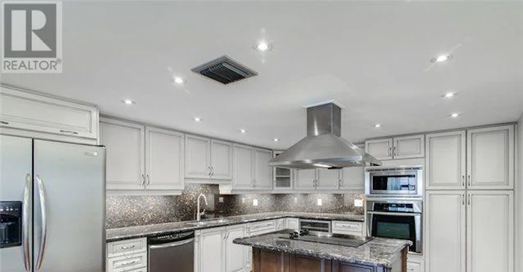 PH1605-71 Charles Street E, Toronto, ON, M4Y 2T3 - 9