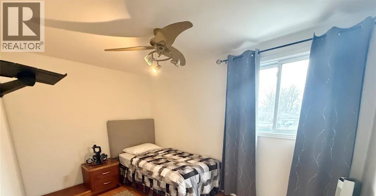 MAIN-10664 Atwater Crescent, Windsor, ON, N8N 2T1 - 12