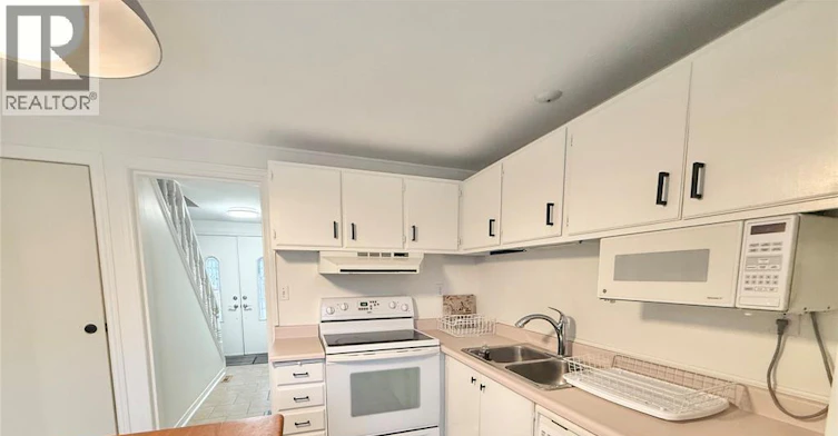 MAIN-10664 Atwater Crescent, Windsor, ON, N8N 2T1 - 7