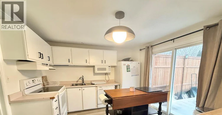 MAIN-10664 Atwater Crescent, Windsor, ON, N8N 2T1 - 8