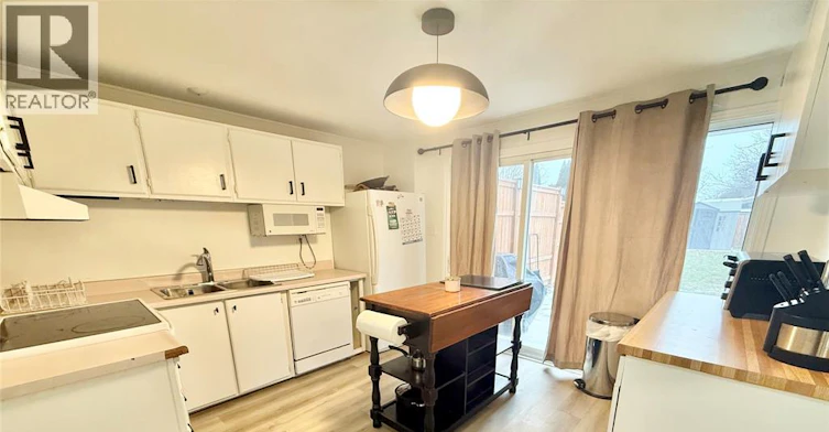 MAIN-10664 Atwater Crescent, Windsor, ON, N8N 2T1 - 9