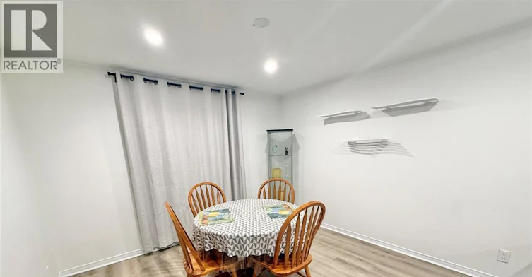 MAIN-10664 Atwater Crescent, Windsor, ON, N8N 2T1 - 6