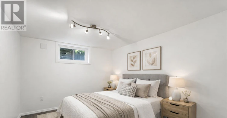 BSMT-100 Sheldon Avenue, Newmarket, ON, L3Y 2V7 - 7
